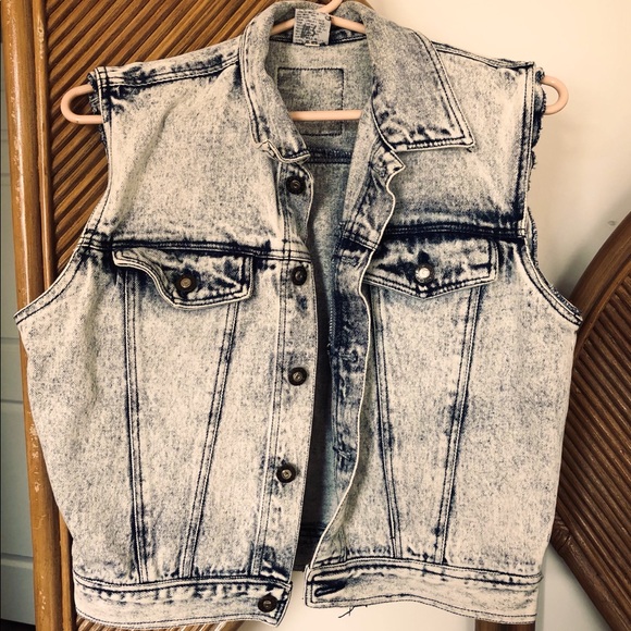 1980’s VINTAGE Jean Jacket!🤘🏻”Don’t Stop” Brand